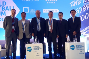 Left to right: Mark Dreyer, founder, China Sports Insider; Zhang Xing, Deputy Controller of CCTV Sports; Ma Guoli, Deputy Chairman of LeSports; Cai Yanjiang, Director ABU Sports, Asia-Pacific Broadcasting Union; Wang Dong, Vice President of Alisports; Feng Tao, Shenkhai Sports