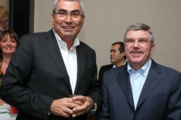 Prof Dr Ugur Erdener (L) and Dr Thomas Bach (R) at a reception for the World Archery Championships in Belek, which hosted last year's SportAccord Convention