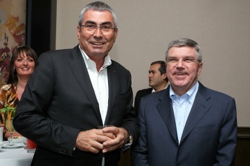 Prof Dr Ugur Erdener (L) and IOC President Dr Thomas Bach (R) at a reception for the World Archery Championships in Belek in 2013