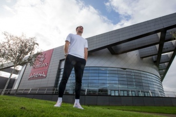 Scottish and Great British athlete, Guy Learmonth, outside Emirates Arena (Credit: Jeff Holmes)