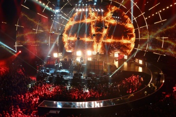 Slash ignited the SSE Hydro to close the spectacular MTV EMA awards in Glasgow in November 2014