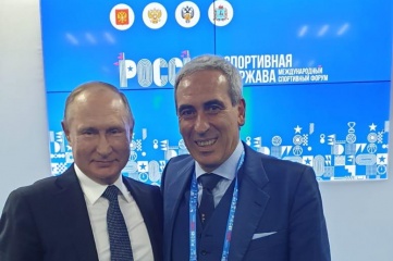  Raffaele Chiulli (R), the President of SportAccord and the Global Association of International Sports Federations (GAISF), underlined the importance of collaborating around “a bold vision” as he spoke alongside Vladimir Putin (L), President of the Russian Federation 