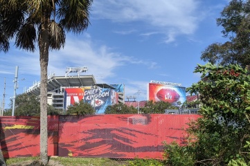 Raymond James Stadium welcomed 24,835 fans to watch the home side Tampa Bay Buccaneers prevail at Super Bowl LV (Photo credit: elisfkc2 https://www.flickr.com/people/187103922@N04/)