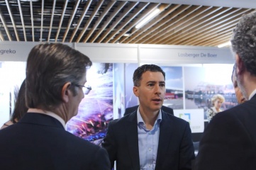 Robert Datnow engaging delegates at Host City 2019 (Photo by David Cheskin. Copyright Host City)