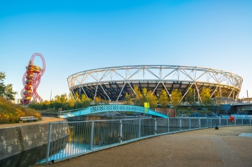 The London Olympic Stadium photographed during renovation in October 2014 (Photo: Rubinowa Dama / Shutterstock)